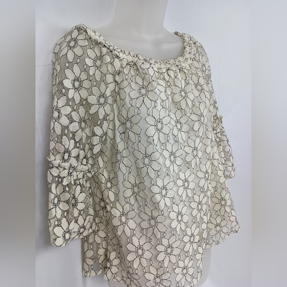 2/$30 Cute White Daisy Lace MAURICES Top(#1,282) - Picture 8 of 10